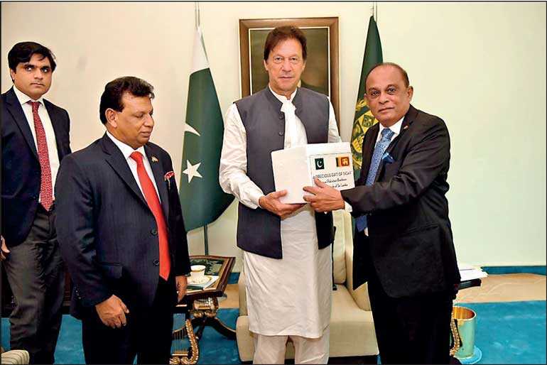 Sri Lankan Delegation Meets Imran Khan