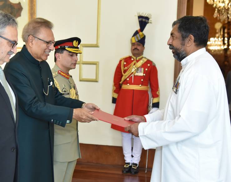 HIGH COMMISSIONER DESIGNATE PRESENTS HIS DIPLOMATIC CREDENTIALS