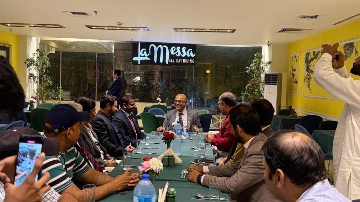 High Commissioner meets the Sri Lanka Lahore Business Council (SLBC) in Lahore